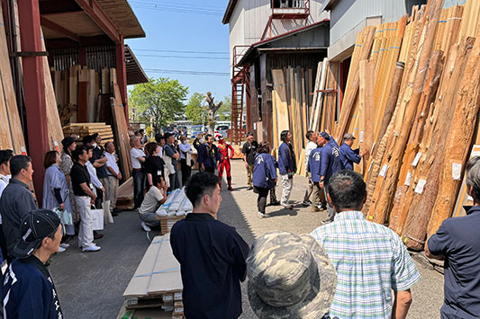 ���c���ޏ��̓W����A����̗l�q