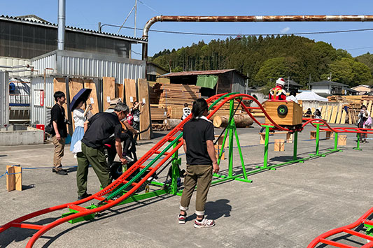 ���[���[�R�[�X�^�[