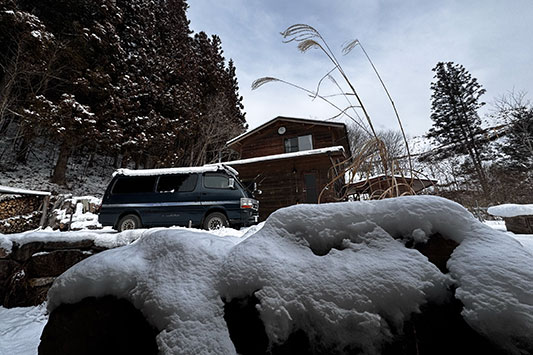 �j���{�̓��A�O�c�@�I��